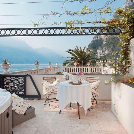 Bellavista Hotel Deluxe Apartments Riva del Garda Esterno foto