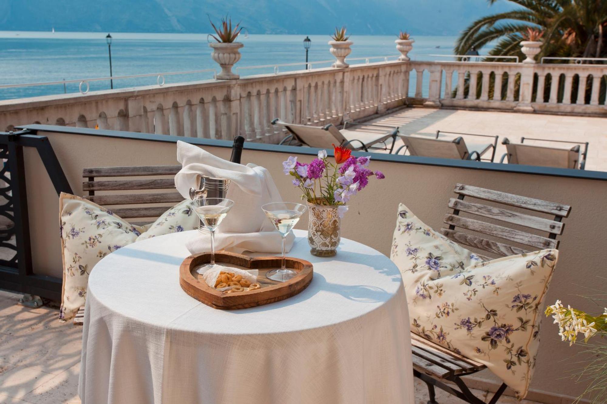 Bellavista Hotel Deluxe Apartments Riva del Garda Esterno foto